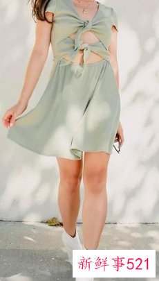 裙子正面坐姿