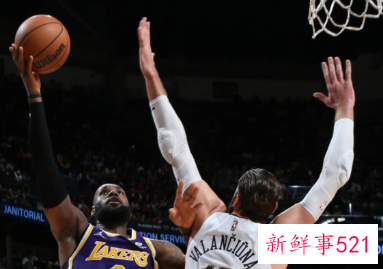 湖人再败鹈鹕，詹眉复出空砍61分