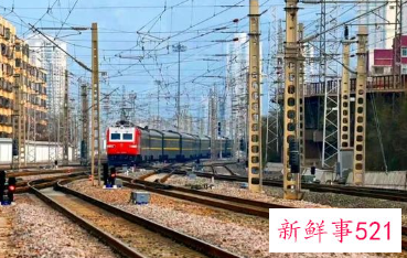 全国铁路今日起将实行新列车运行图