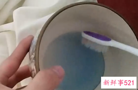 床单上有霉斑用什么清洗