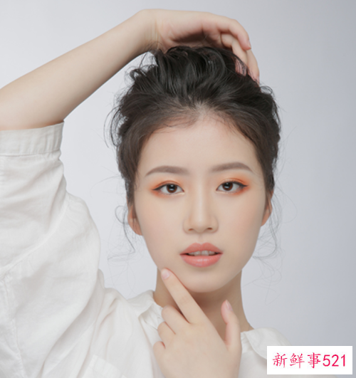 打造艳丽橘色妆容的技巧