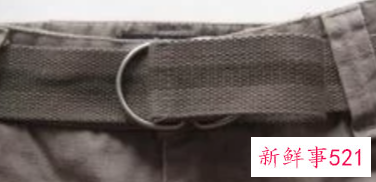 女式双环扣腰带怎么系