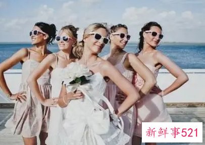 伴娘要比新娘小吗