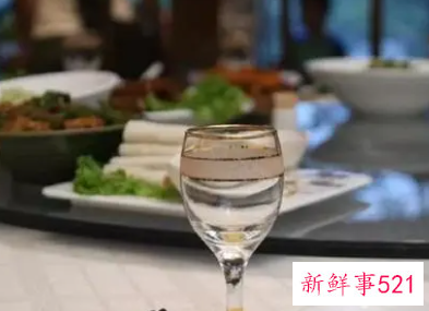 饭桌上女生的高情商表现