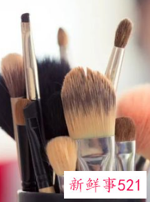 涂口红会导致胎儿畸形吗