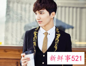 短头发男配西服