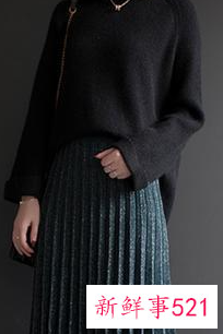 墨绿色半裙搭配图