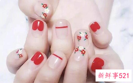 手指甲短做什么颜色好看