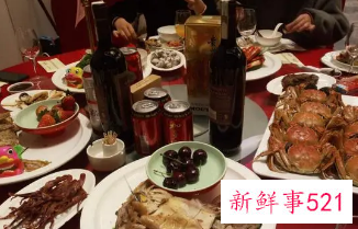 梦见别人结婚去吃饭好不好