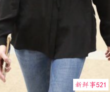 女式黑色衬衫怎么搭配