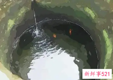 梦见别人在井里游泳