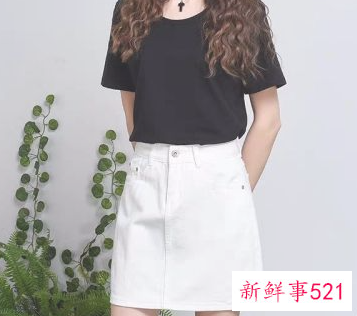 白色半身裙的穿搭