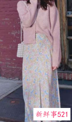 中长款半身裙上衣怎么搭配