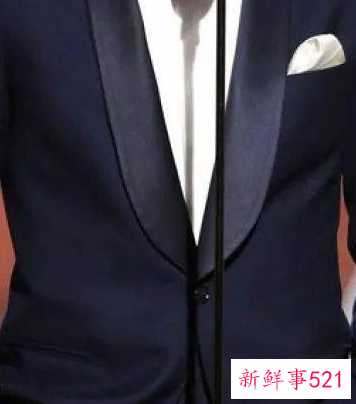 短头发男配西服