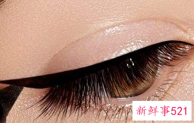 眼线怎么画比较自然