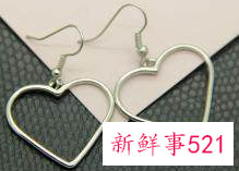 40岁女人选择戴什么样的耳环合适