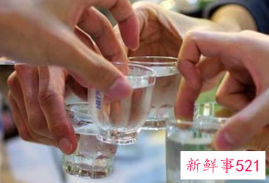 饭桌上女生的高情商表现