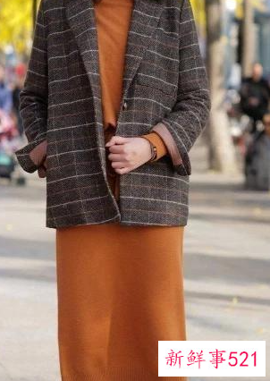 针织连衣裙搭配什么外套