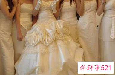 伴娘要比新娘小吗