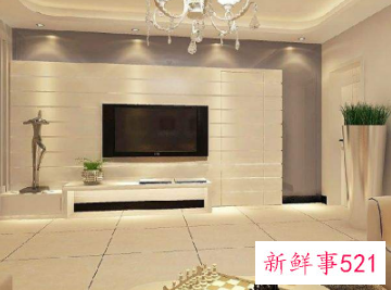 电视背景墙两边挂什么挂饰好
