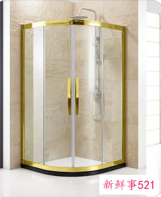 梦见自己在公共浴室淋浴