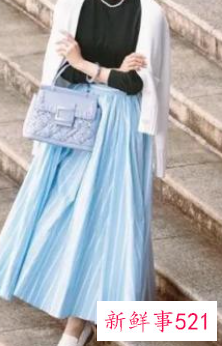 休闲套裙配什么外套