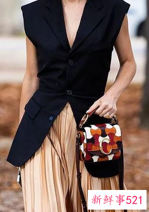 今年秋冬季流行什么衣服