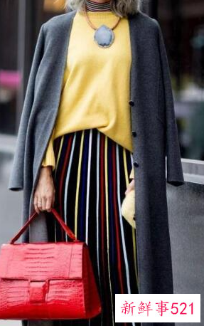 针织连衣裙搭配什么外套