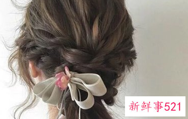 伴娘的妆的头发怎么办