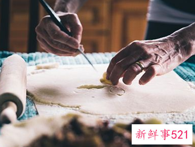 梦见吃馅饼有什么征兆