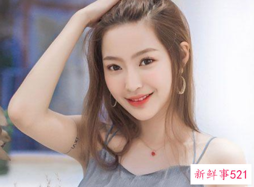 打造艳丽橘色妆容的技巧