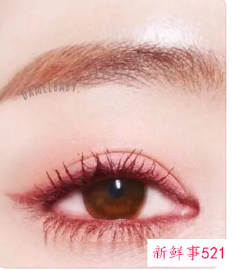 眼线怎么画显眼大