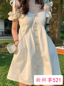 吊带裙怎么穿内衣