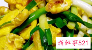 鸡蛋配什么菜炒