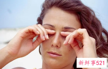 眼睛干涩是什么原因引起
