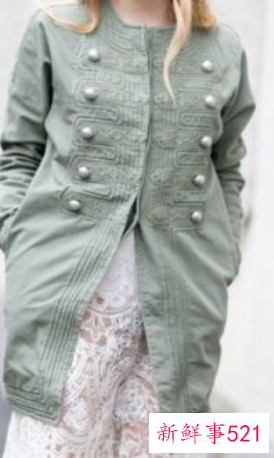 蕾丝裙连衣裙显成熟吗