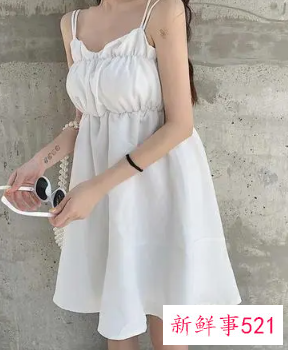 吊带裙怎么穿内衣