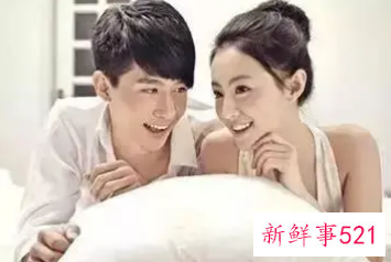 梦到老公当着我的面亲别的女孩