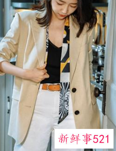 冬季丝巾和什么搭配