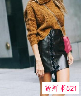 毛衣可以搭围巾吗