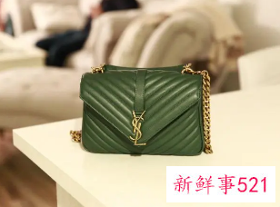 墨绿色的包包老气吗