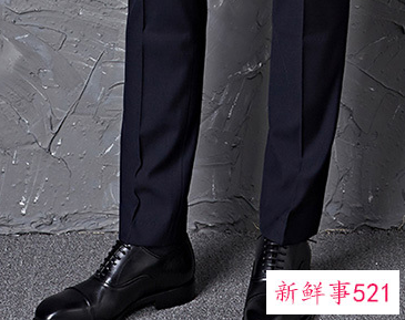 休闲西裤卷边配什么鞋子