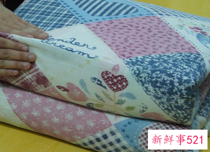 四折被子叠法有哪些步骤图解