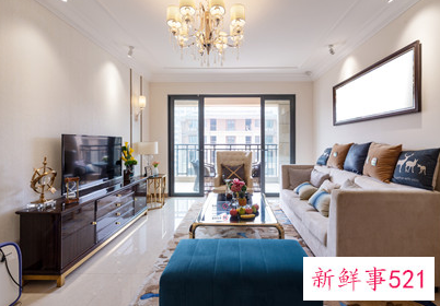 电视机柜两边放什么好看