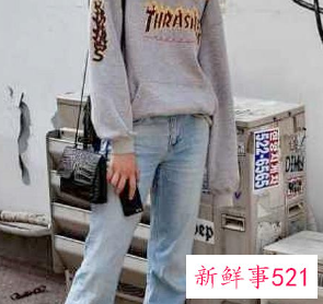 小个子卫衣怎么搭配下身好看