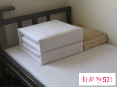 四折被子叠法有哪些步骤图解