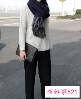 毛衣可以搭围巾吗