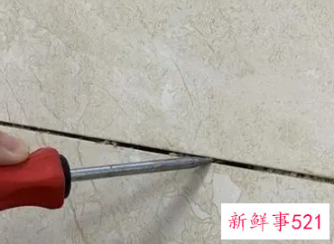美缝时怎么清理缝隙里的水泥