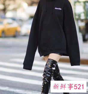 小个子卫衣怎么搭配下身好看