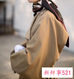 冬季丝巾和什么搭配